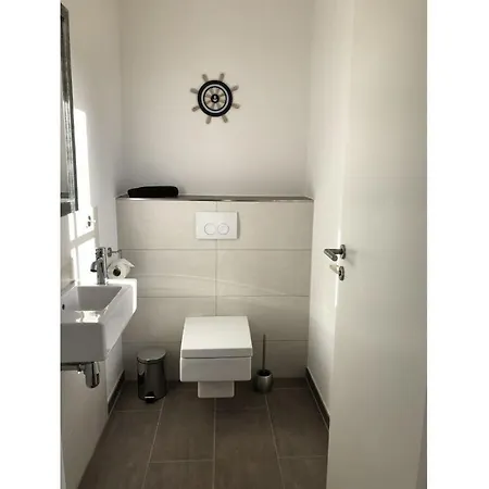 Apartment Vacation 